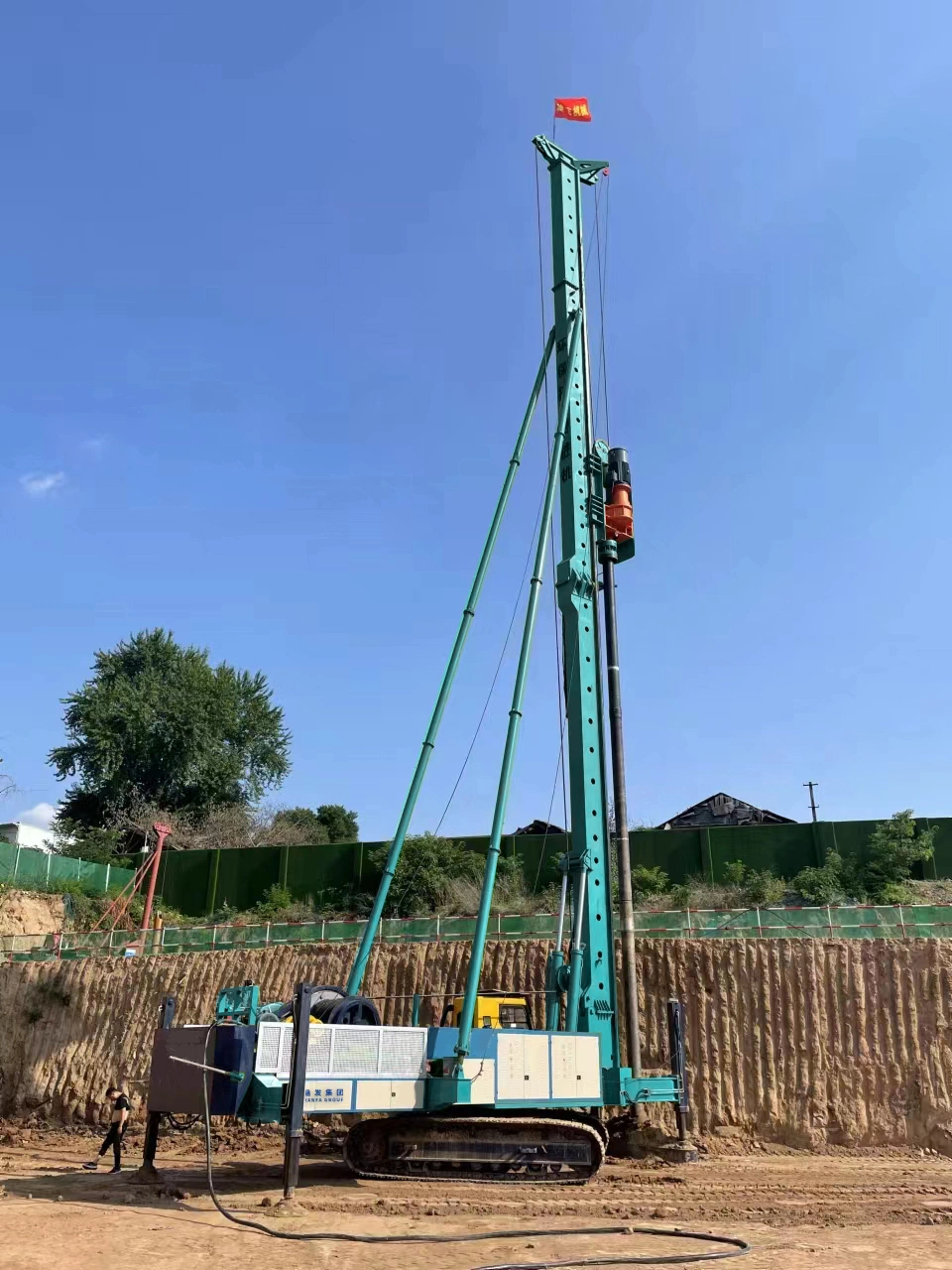 1 Year Hf Excavator Mounted Screw Pile Driver with ISO 9001: 2008